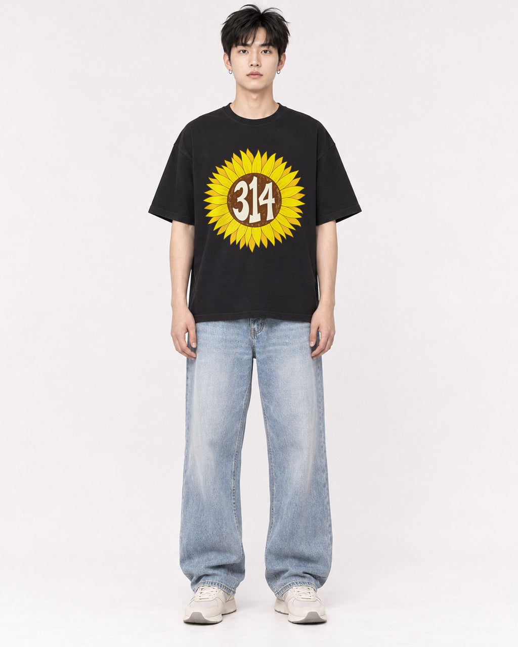 Mockup Boxy Heavyweight Tee Black male full-body 01