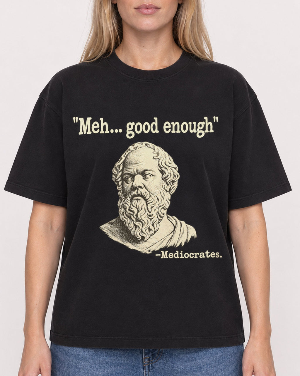 Mockup Boxy Heavyweight Tee Black female close-up 08