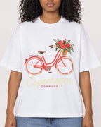 Mockup Boxy Heavyweight Tee White female close-up 05