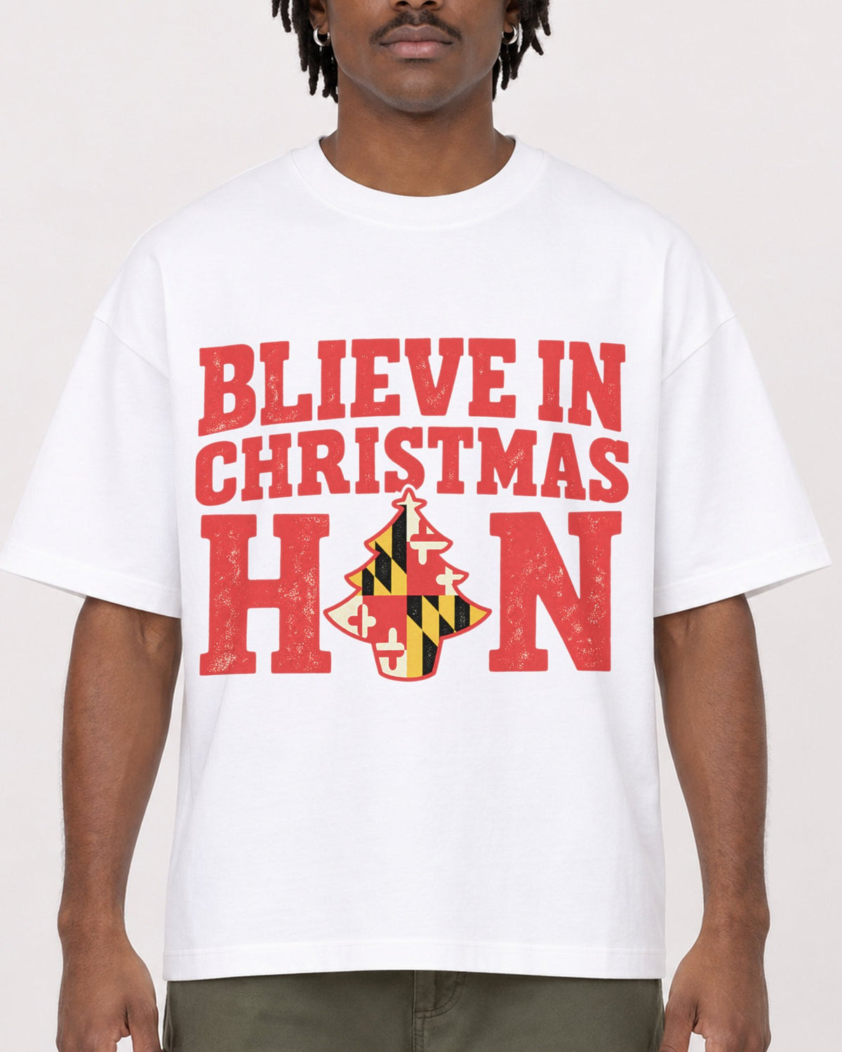 Mockup Boxy Heavyweight Tee White male close-up 04