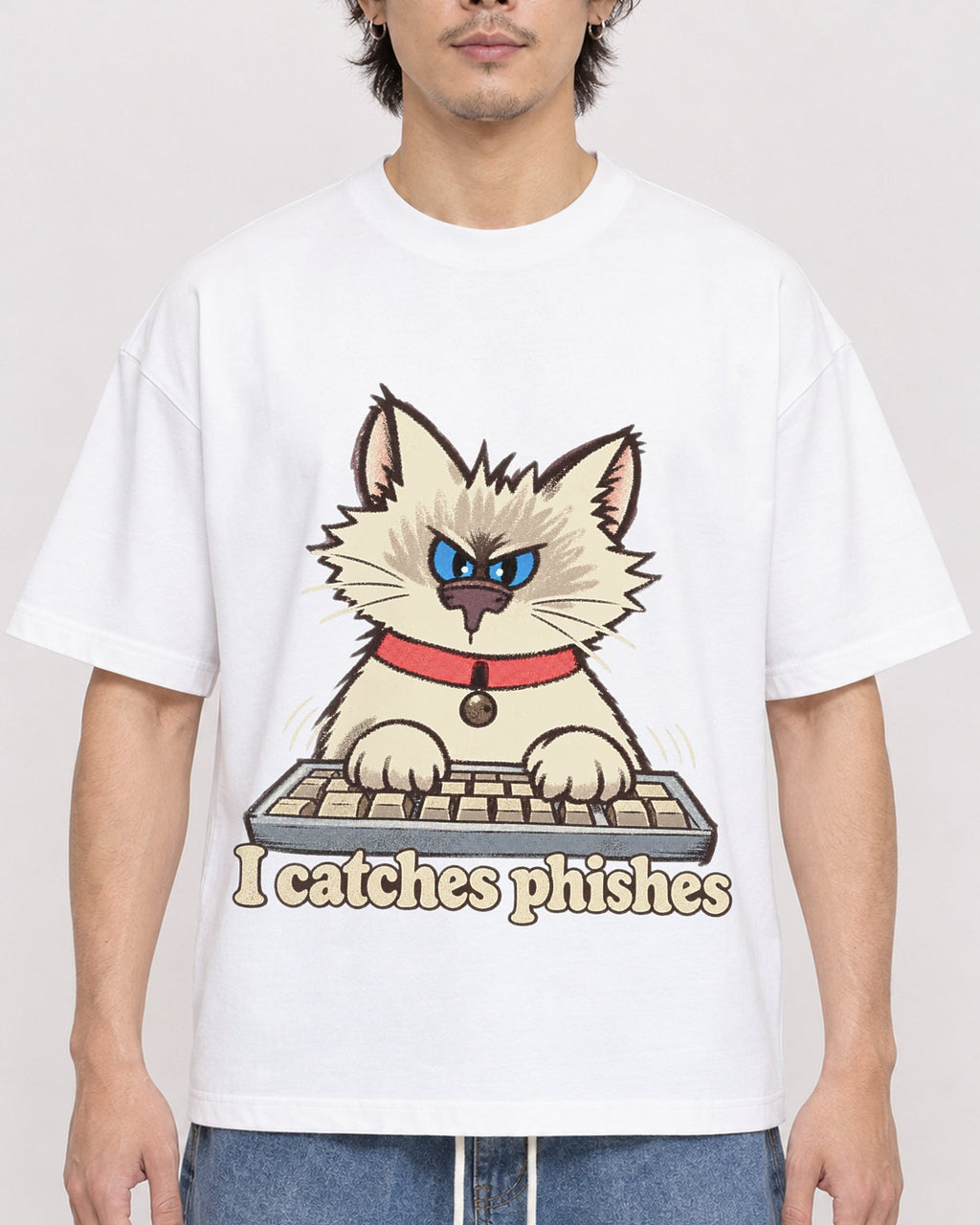 Mockup Boxy Heavyweight Tee White male close-up 03