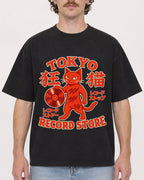 Mockup Boxy Heavyweight Tee Black male close-up 09