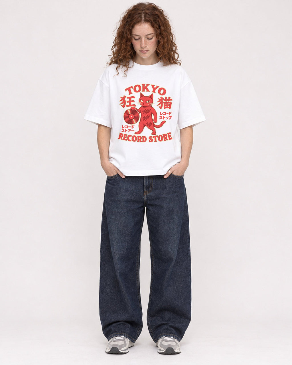 Mockup Boxy Heavyweight Tee White female full-body 09