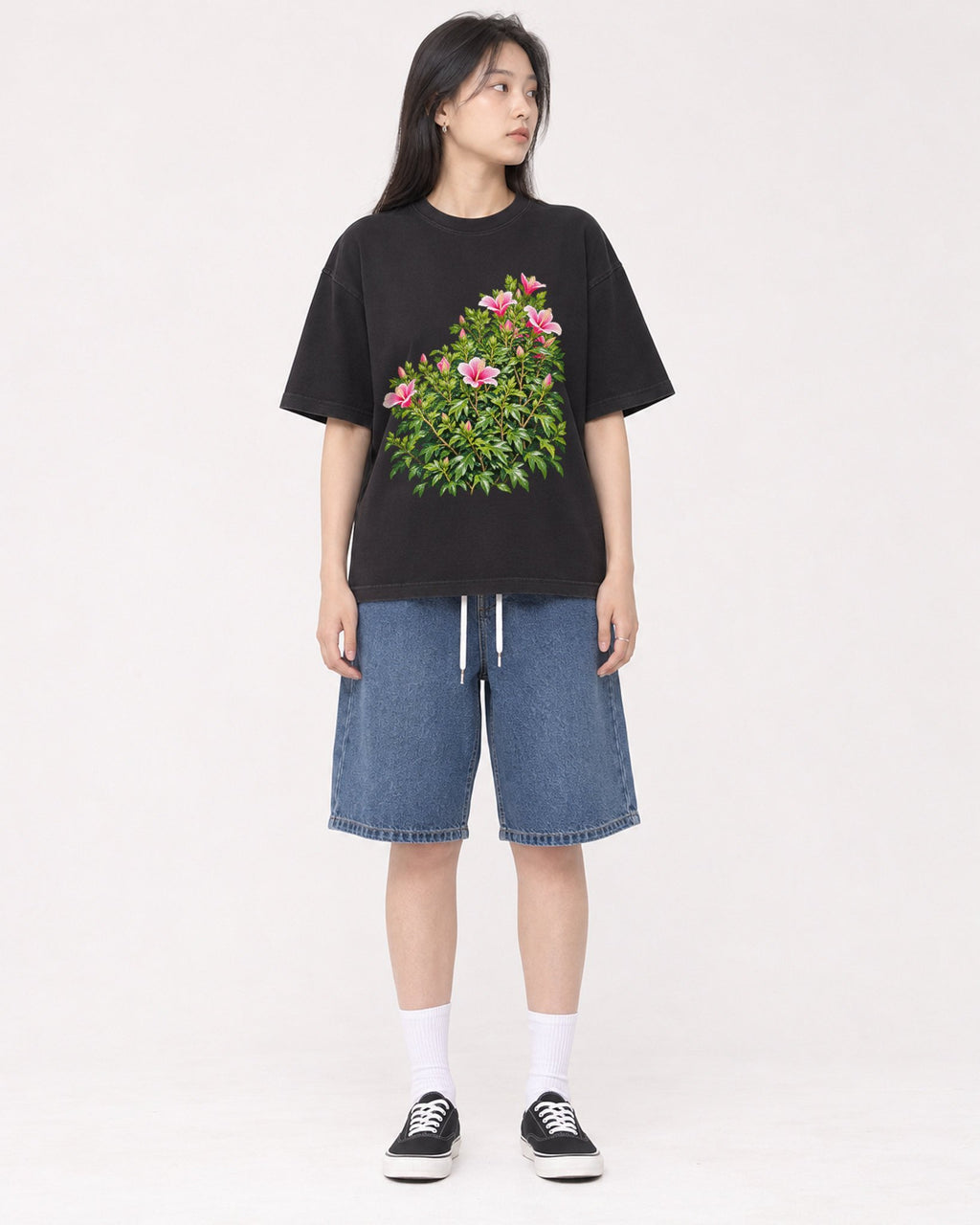 Mockup Boxy Heavyweight Tee Black female full-body 01
