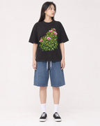 Mockup Boxy Heavyweight Tee Black female full-body 01