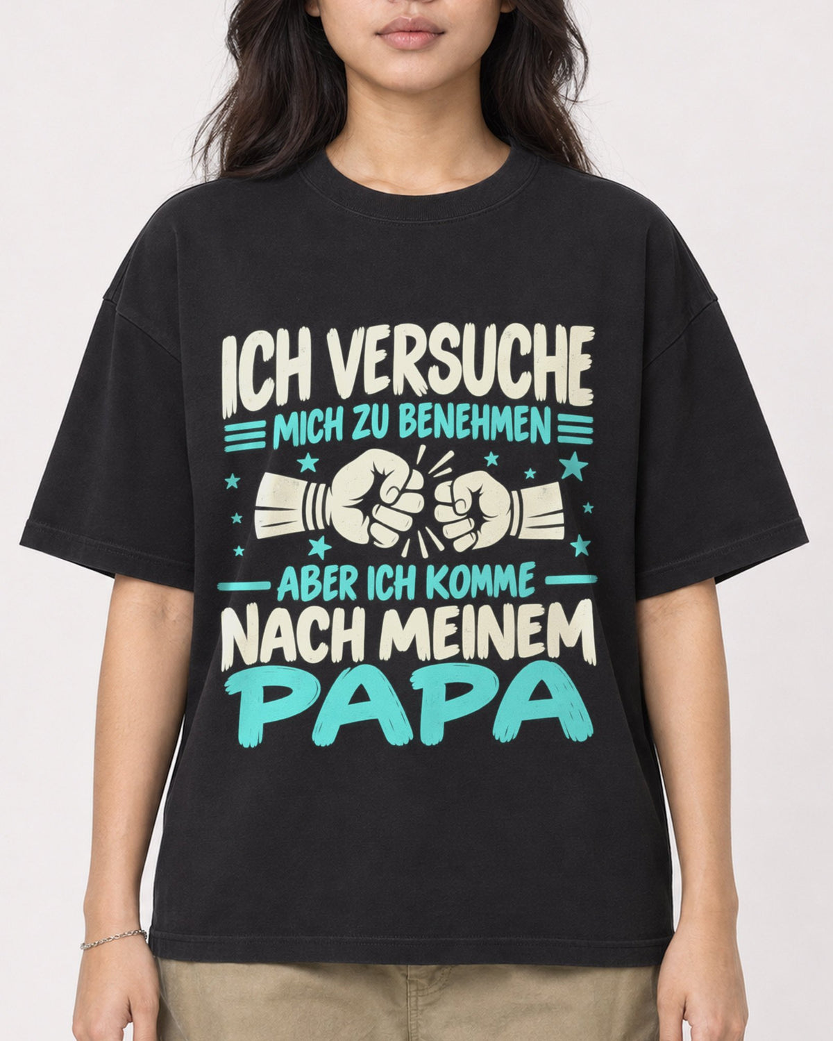 Mockup Boxy Heavyweight Tee Black female close-up 02