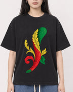Mockup Boxy Heavyweight Tee Black female close-up 01