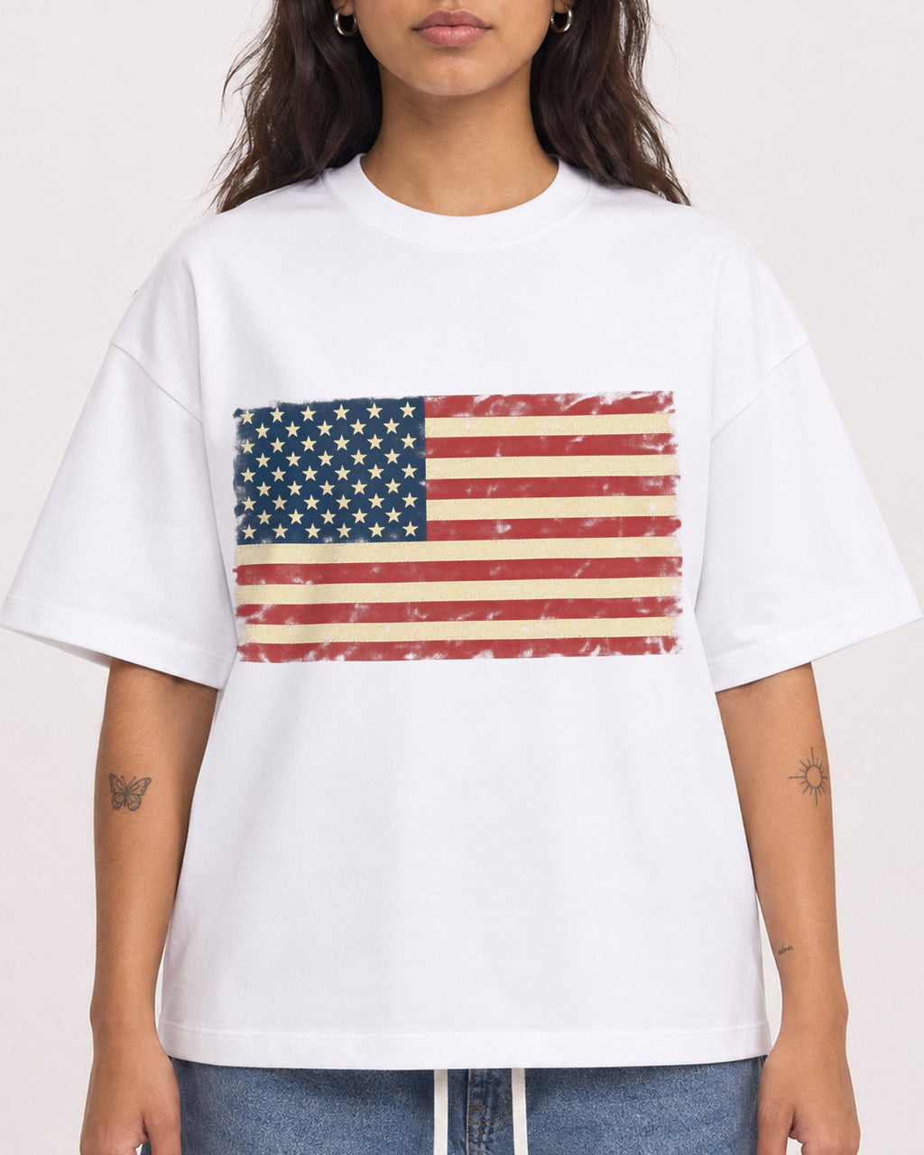 Mockup Boxy Heavyweight Tee White female close-up 06