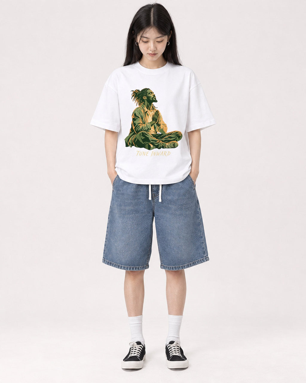 Mockup Boxy Heavyweight Tee White female full-body 01