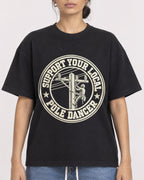 Mockup Boxy Heavyweight Tee Black female close-up 17