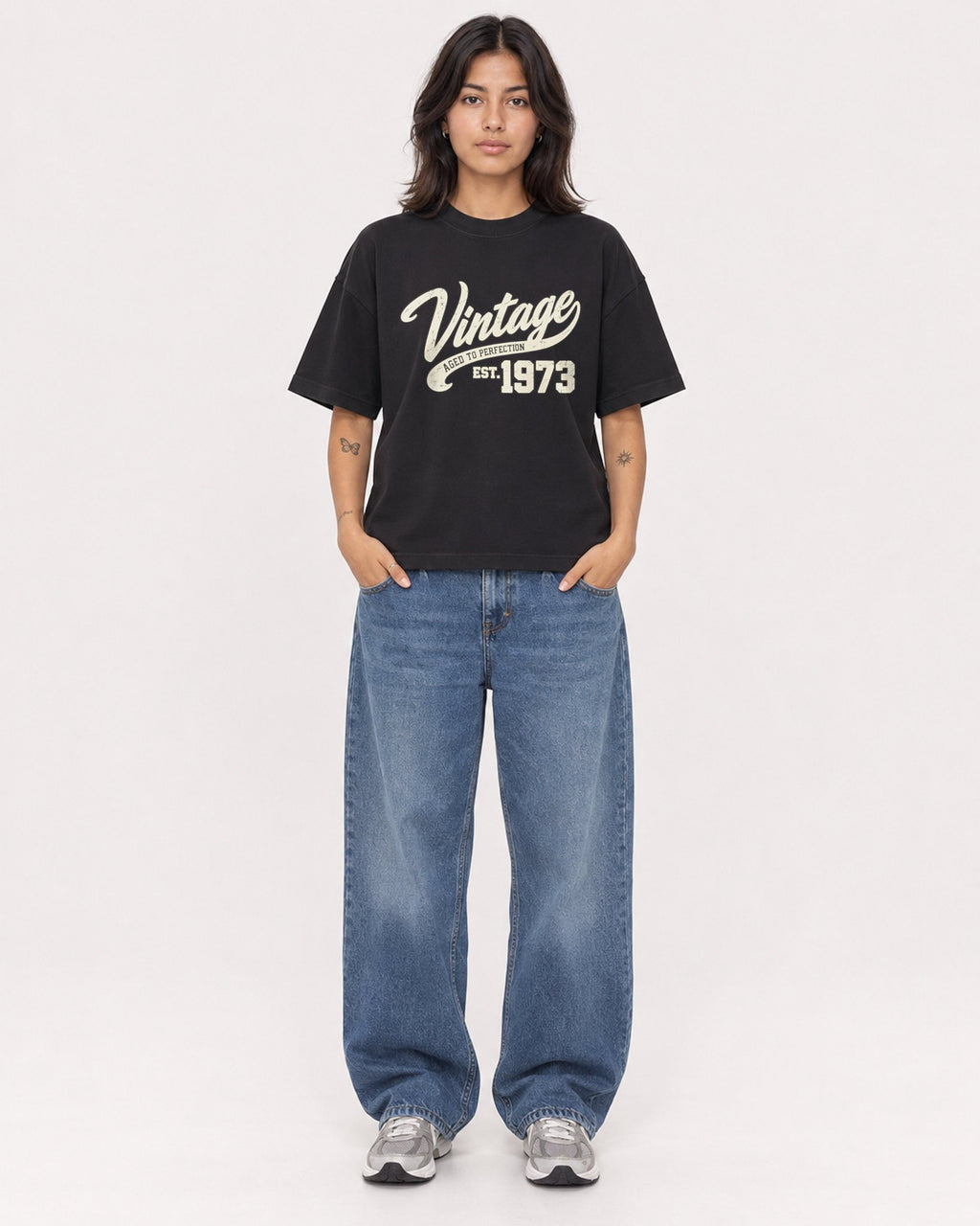 Mockup Boxy Heavyweight Tee Black female full-body 36