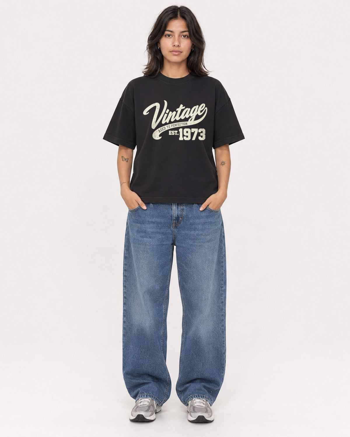Mockup Boxy Heavyweight Tee Black female full-body 36