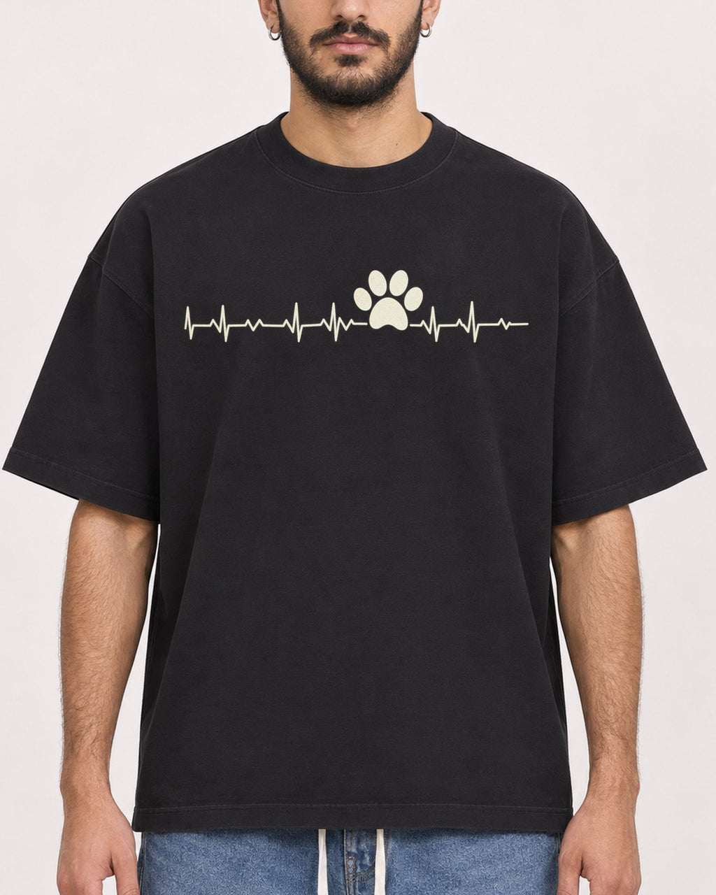Mockup Boxy Heavyweight Tee Black male close-up 07