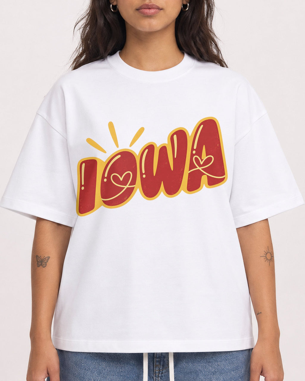 Mockup Boxy Heavyweight Tee White female close-up 06