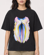 Mockup Boxy Heavyweight Tee Black female close-up 02