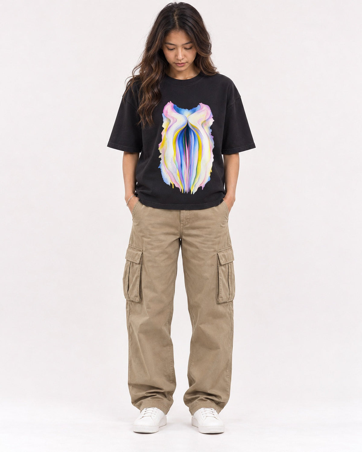 Mockup Boxy Heavyweight Tee Black female full-body 02