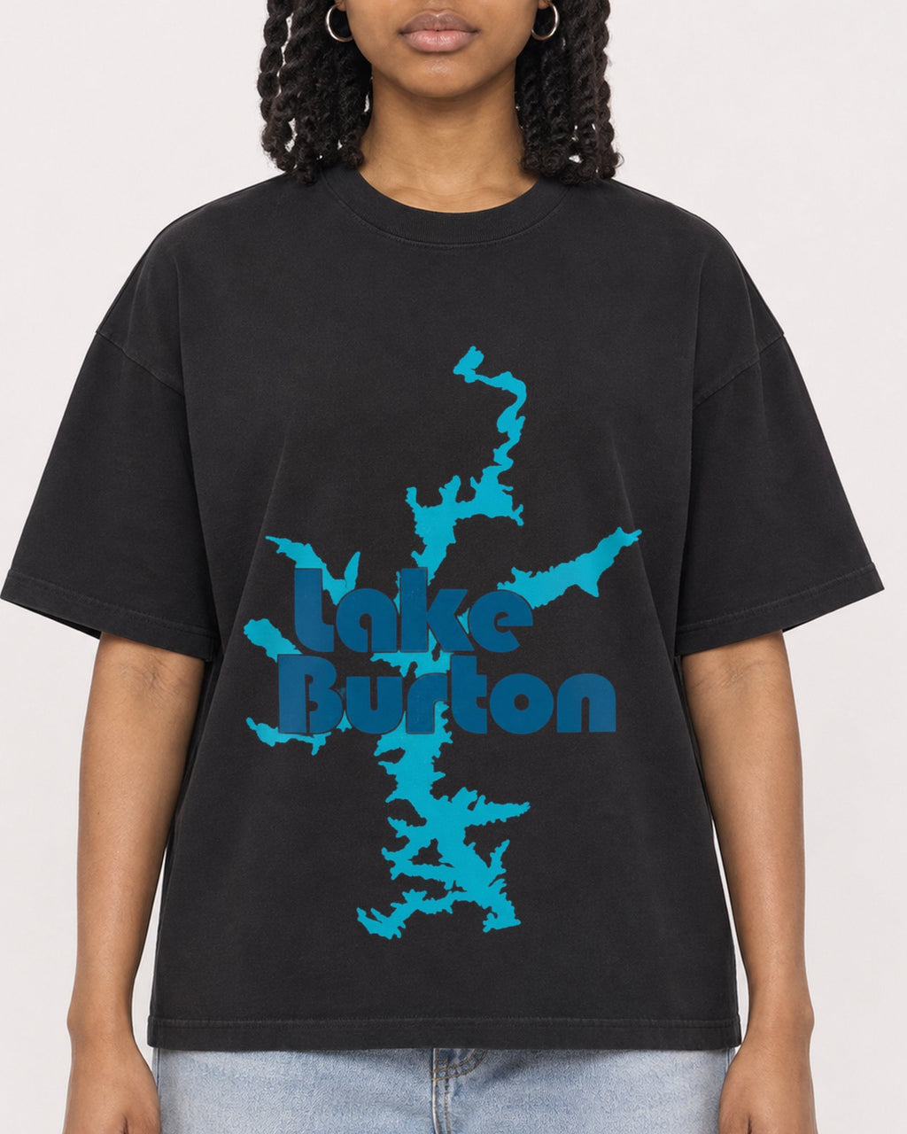 Mockup Boxy Heavyweight Tee Black female close-up 15