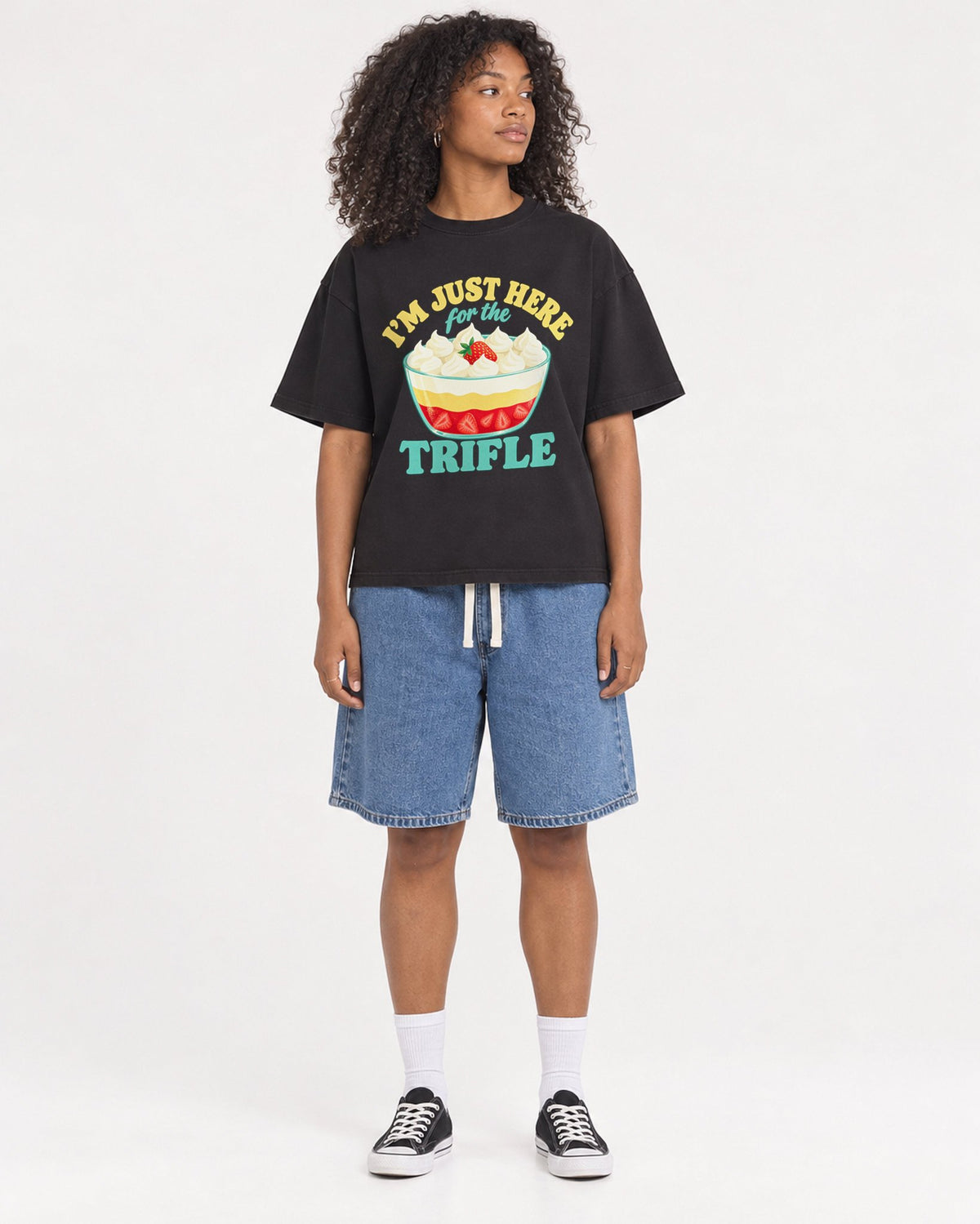 Mockup Boxy Heavyweight Tee Black female full-body 05