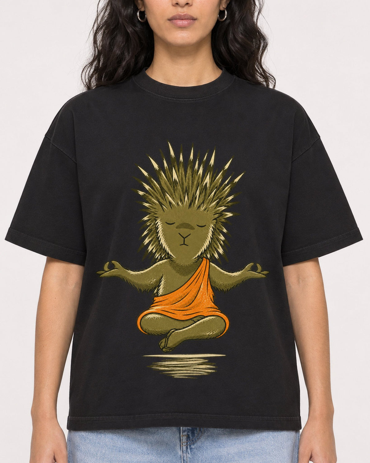 Mockup Boxy Heavyweight Tee Black female close-up 07