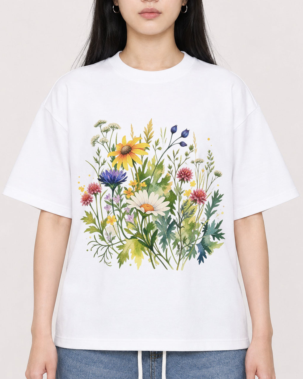 Mockup Boxy Heavyweight Tee White female close-up 01