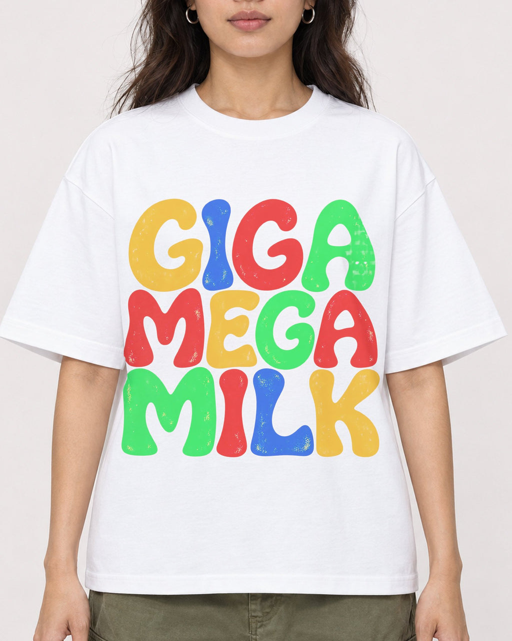 Mockup Boxy Heavyweight Tee White female close-up 02
