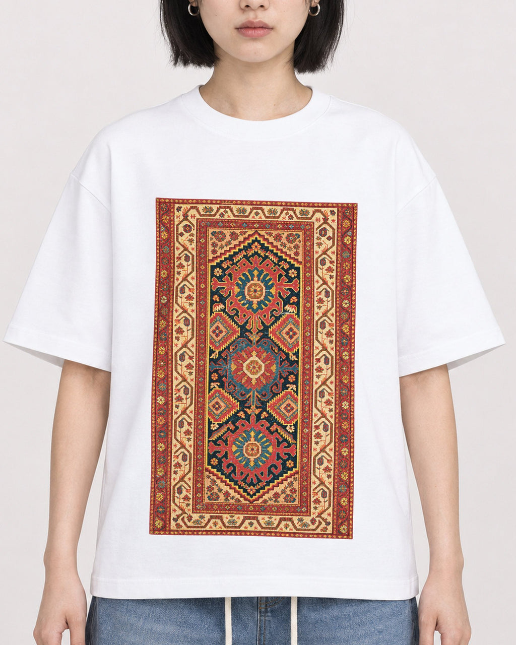 Mockup Boxy Heavyweight Tee White female close-up 11