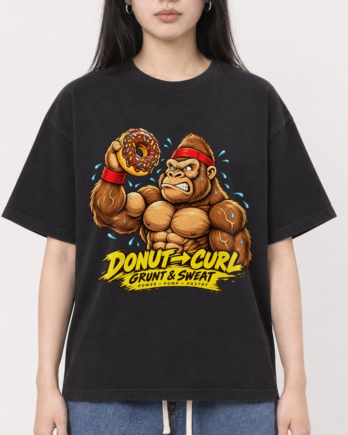 Mockup Boxy Heavyweight Tee Black female close-up 01