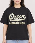 Mockup Boxy Heavyweight Tee Black female close-up 03