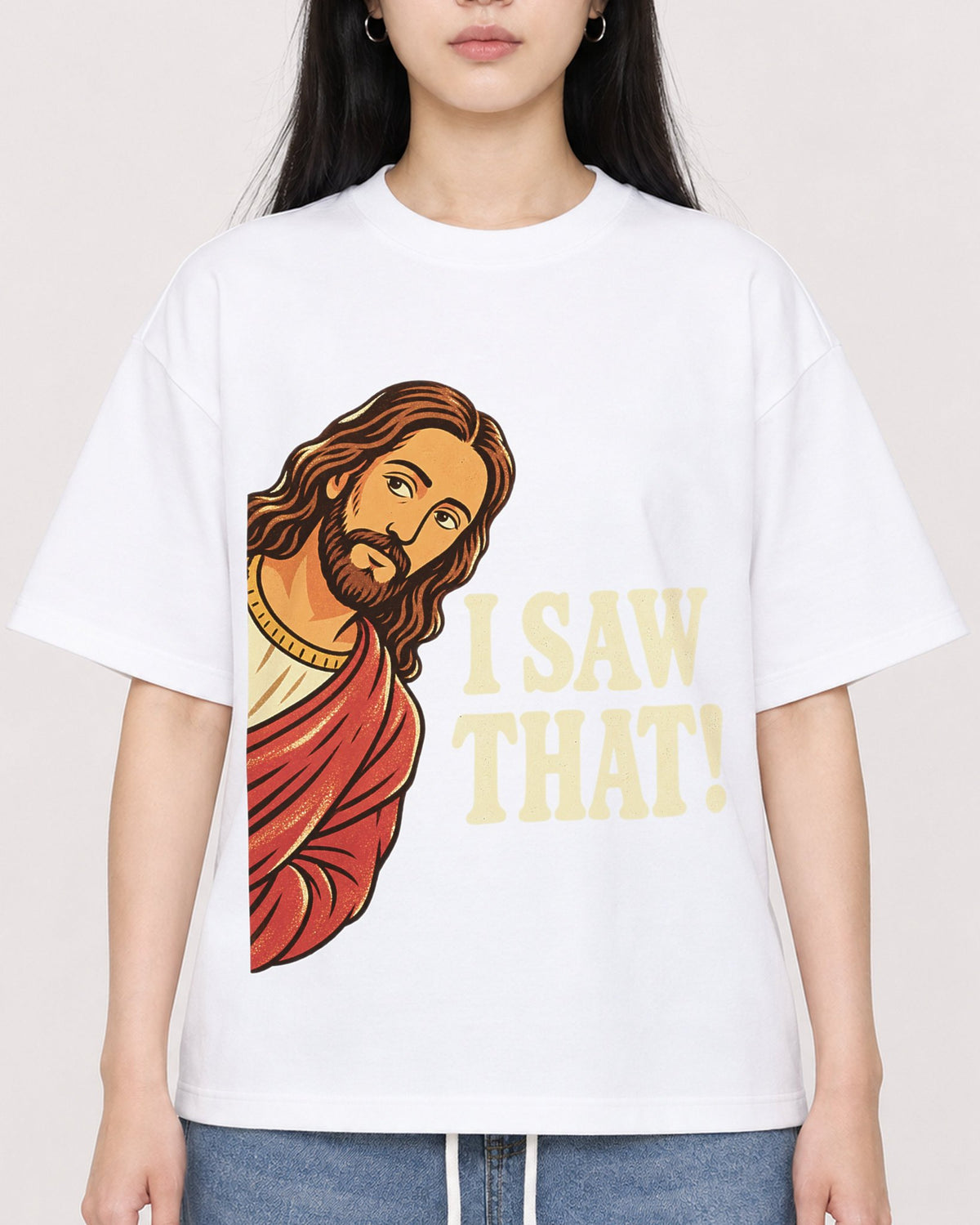 Mockup Boxy Heavyweight Tee White female close-up 01