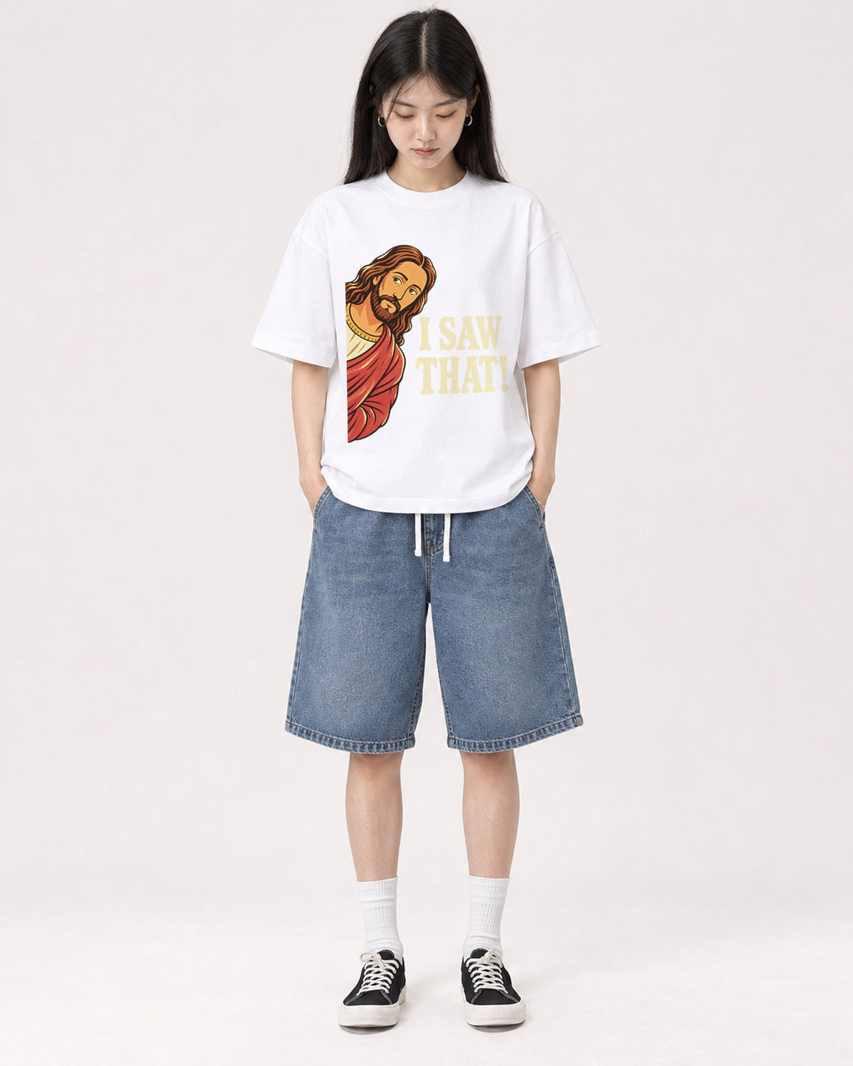 Mockup Boxy Heavyweight Tee White female full-body 01