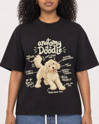 Mockup Boxy Heavyweight Tee Black female close-up 05