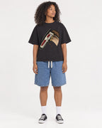 Mockup Boxy Heavyweight Tee Black female full-body 05