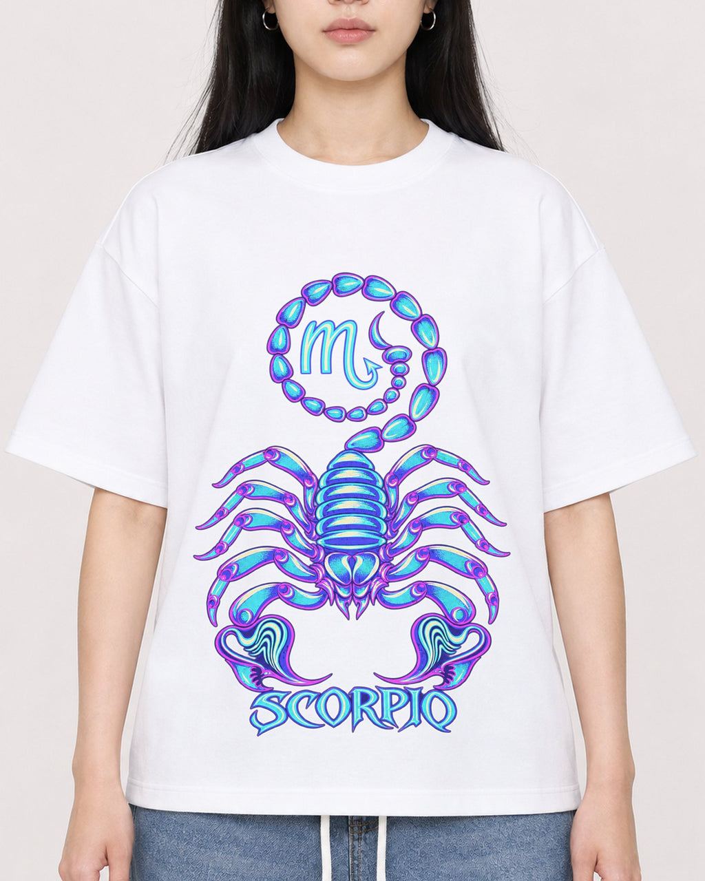 Mockup Boxy Heavyweight Tee White female close-up 01