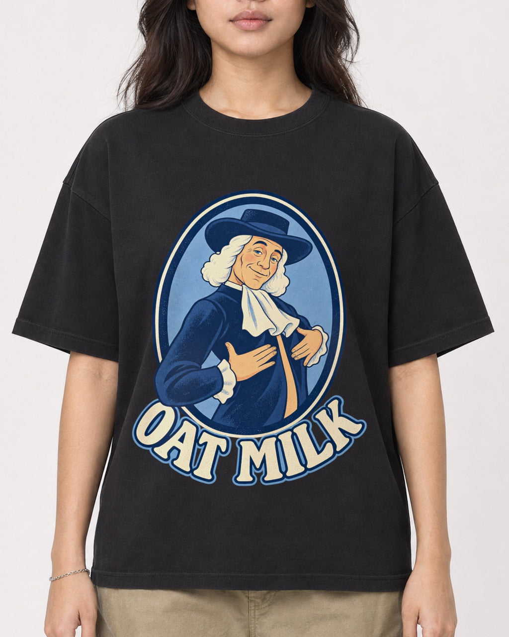 Mockup Boxy Heavyweight Tee Black female close-up 02