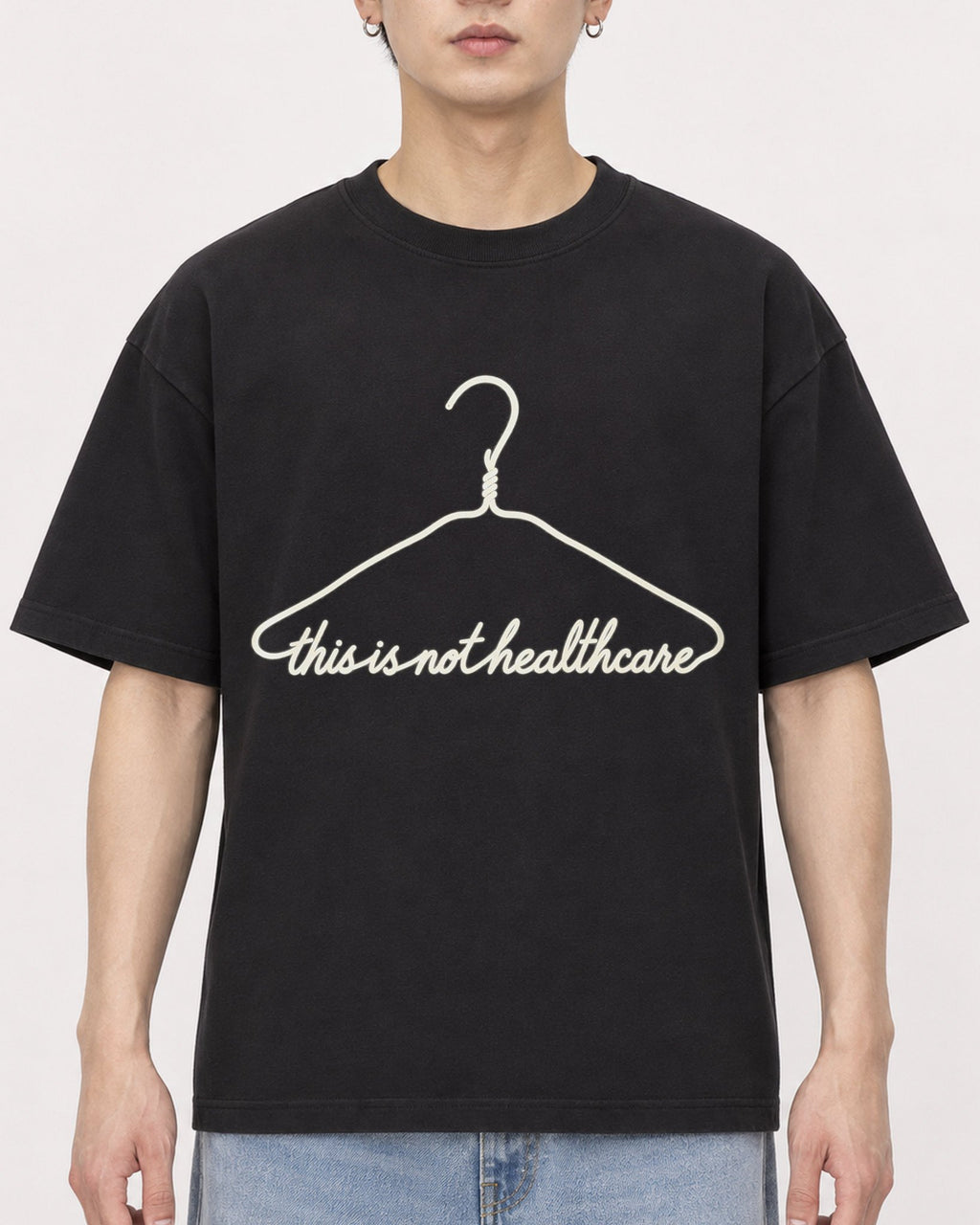 Mockup Boxy Heavyweight Tee Black male close-up 01