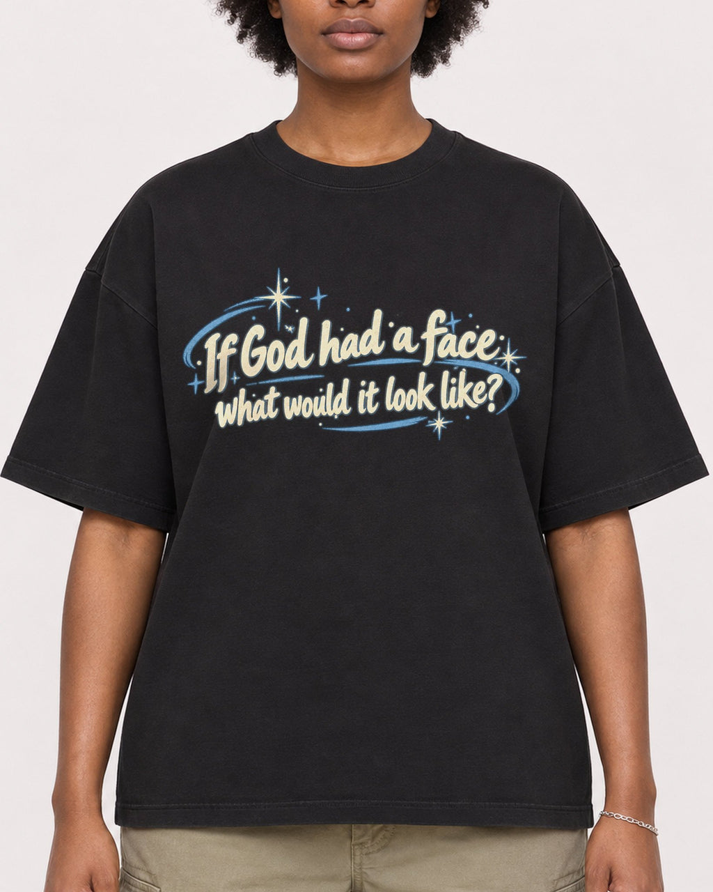 Mockup Boxy Heavyweight Tee Black female close-up 14