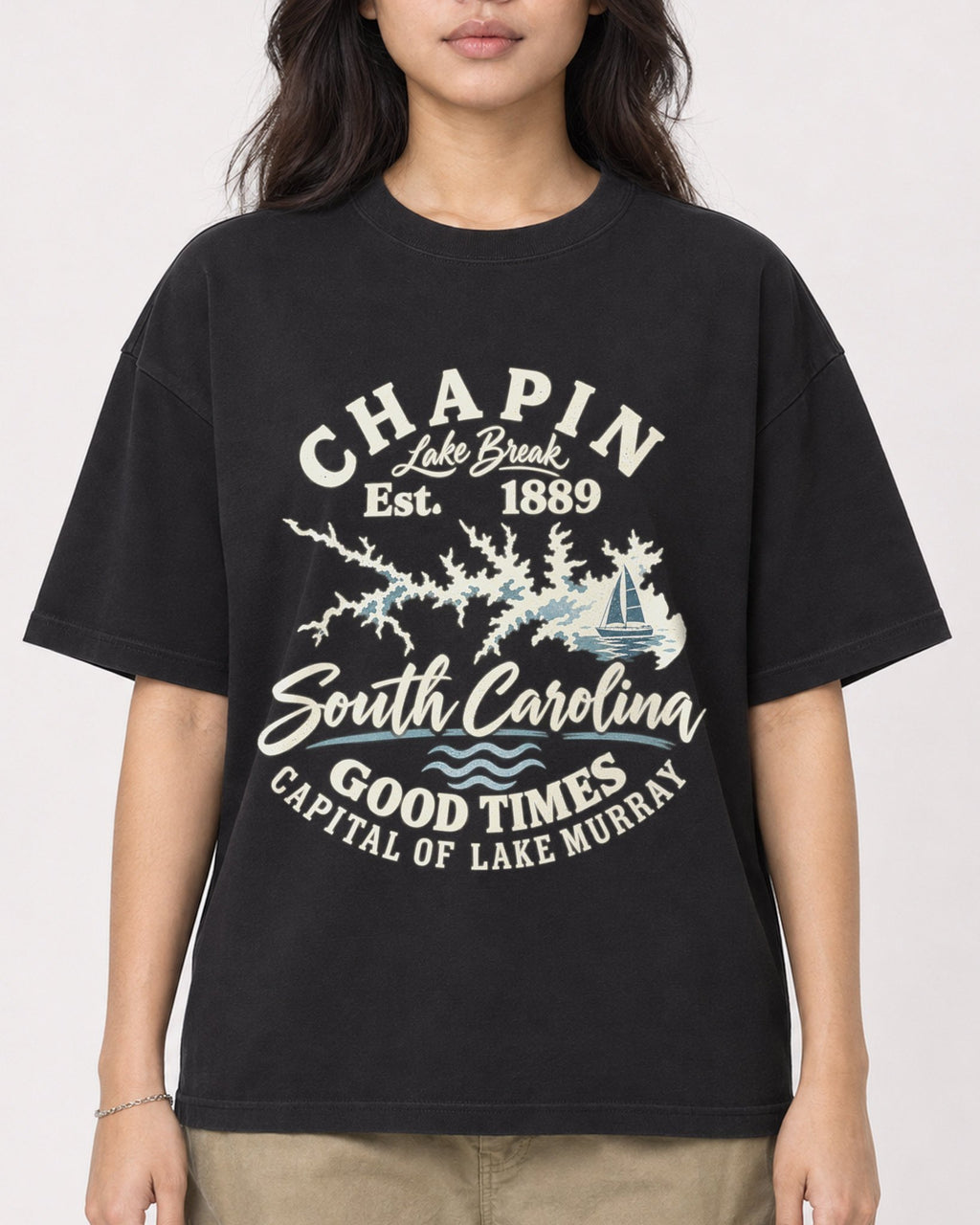 Mockup Boxy Heavyweight Tee Black female close-up 02