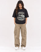 Mockup Boxy Heavyweight Tee Black female full-body 02
