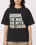 Mockup Boxy Heavyweight Tee Black female close-up 02