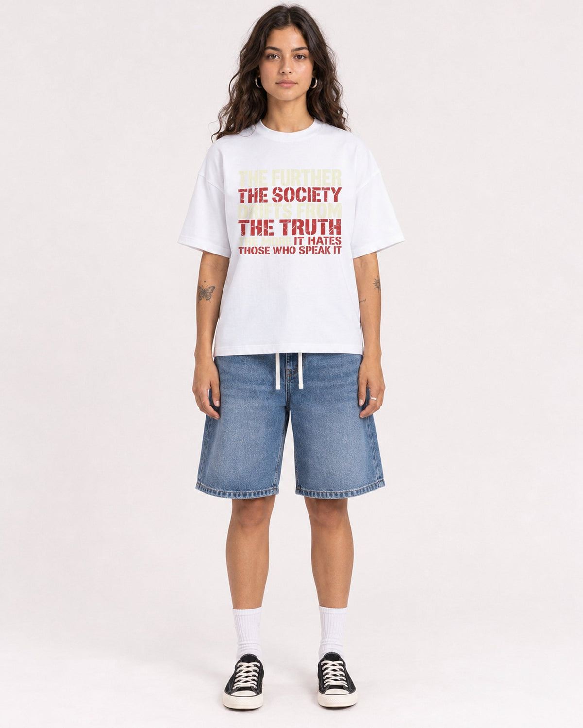 Mockup Boxy Heavyweight Tee White female full-body 06