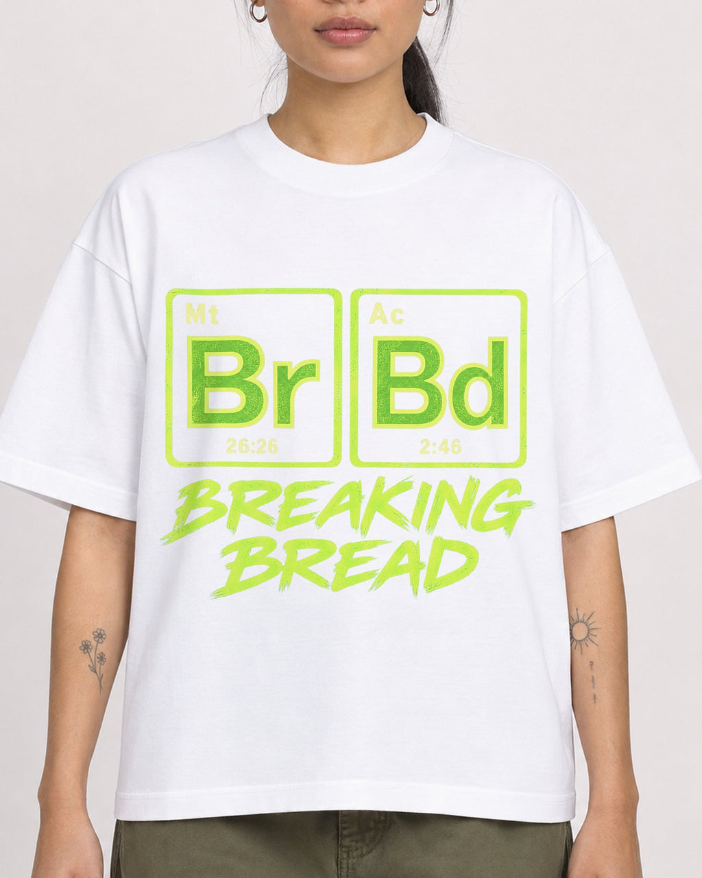 Mockup Boxy Heavyweight Tee White female close-up 42