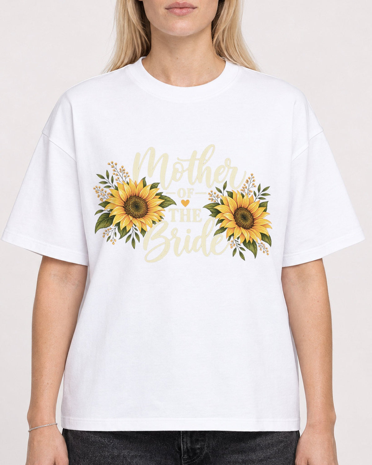 Mockup Boxy Heavyweight Tee White female close-up 08