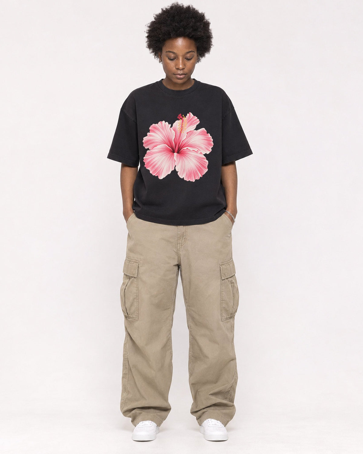 Mockup Boxy Heavyweight Tee Black female full-body 14