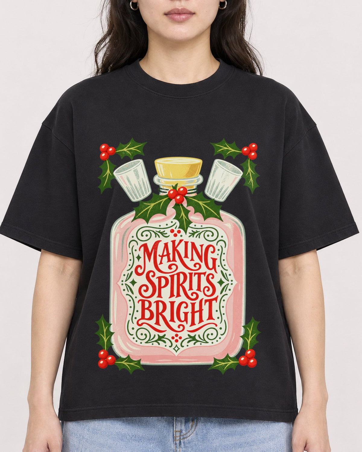 Mockup Boxy Heavyweight Tee Black female close-up 03