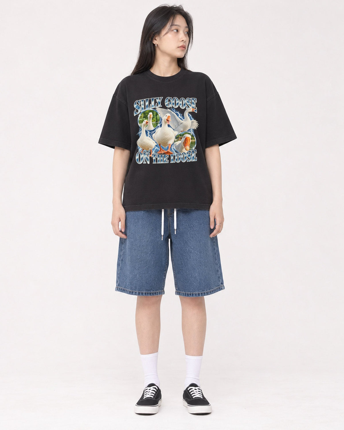 Mockup Boxy Heavyweight Tee Black female full-body 01