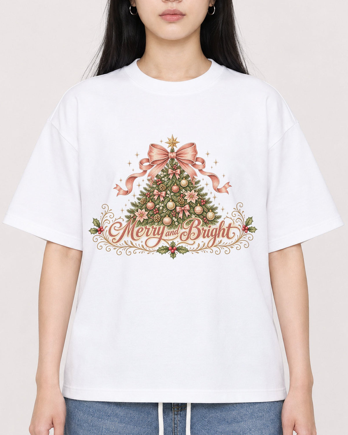 Mockup Boxy Heavyweight Tee White female close-up 01