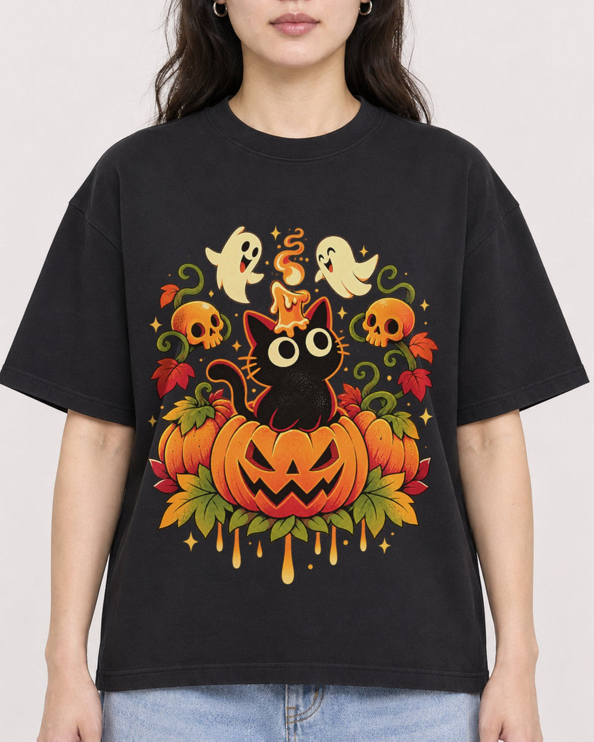 Mockup Boxy Heavyweight Tee Black female close-up 03