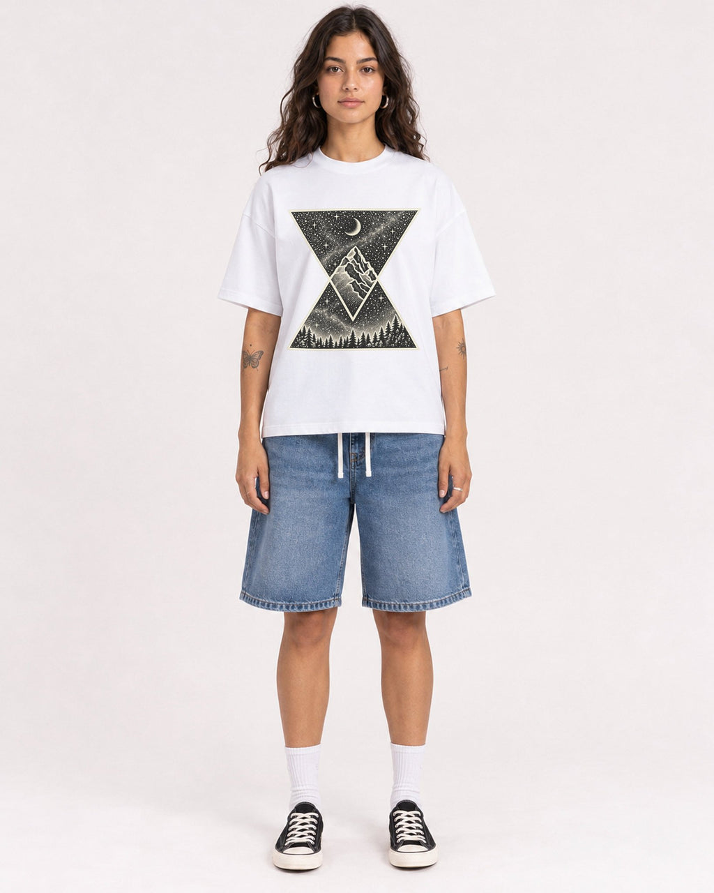 Mockup Boxy Heavyweight Tee White female full-body 06