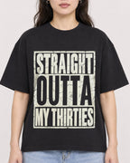 Mockup Boxy Heavyweight Tee Black female close-up 03