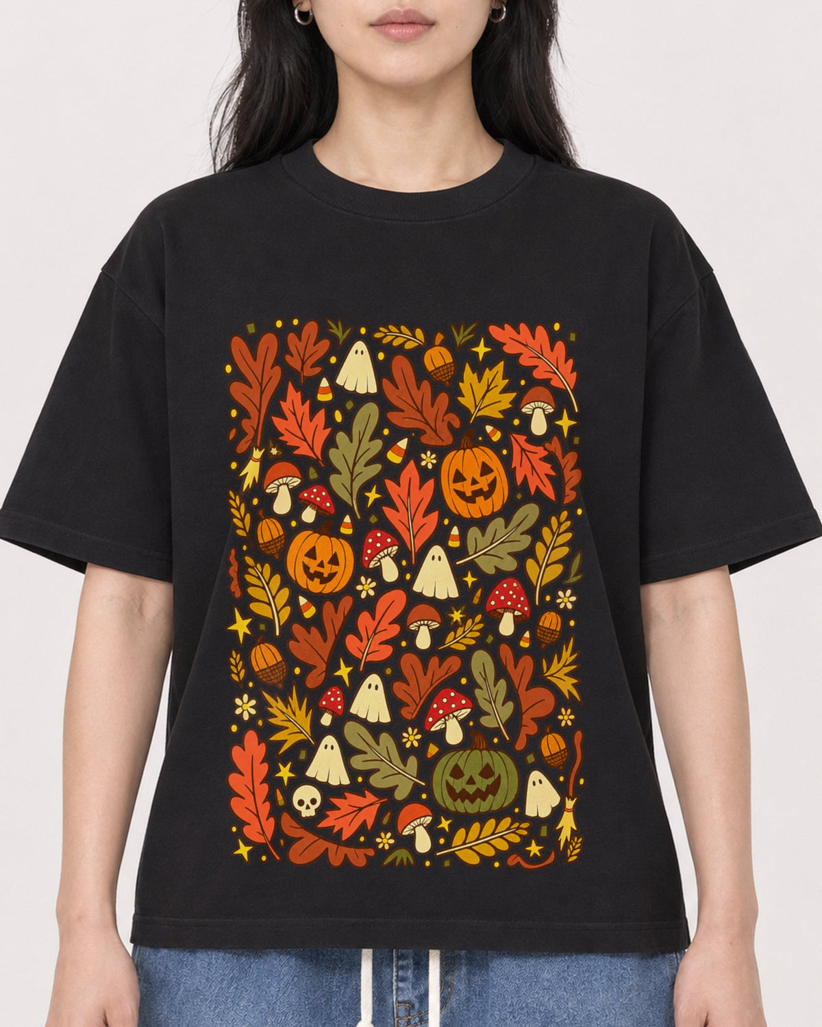 Mockup Boxy Heavyweight Tee Black female close-up 13